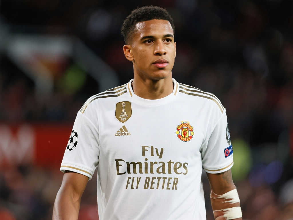 曼联提议降薪续约瓦拉内,球员态度积极开放 曼联提议降薪续约瓦拉内,球员态度积极开放