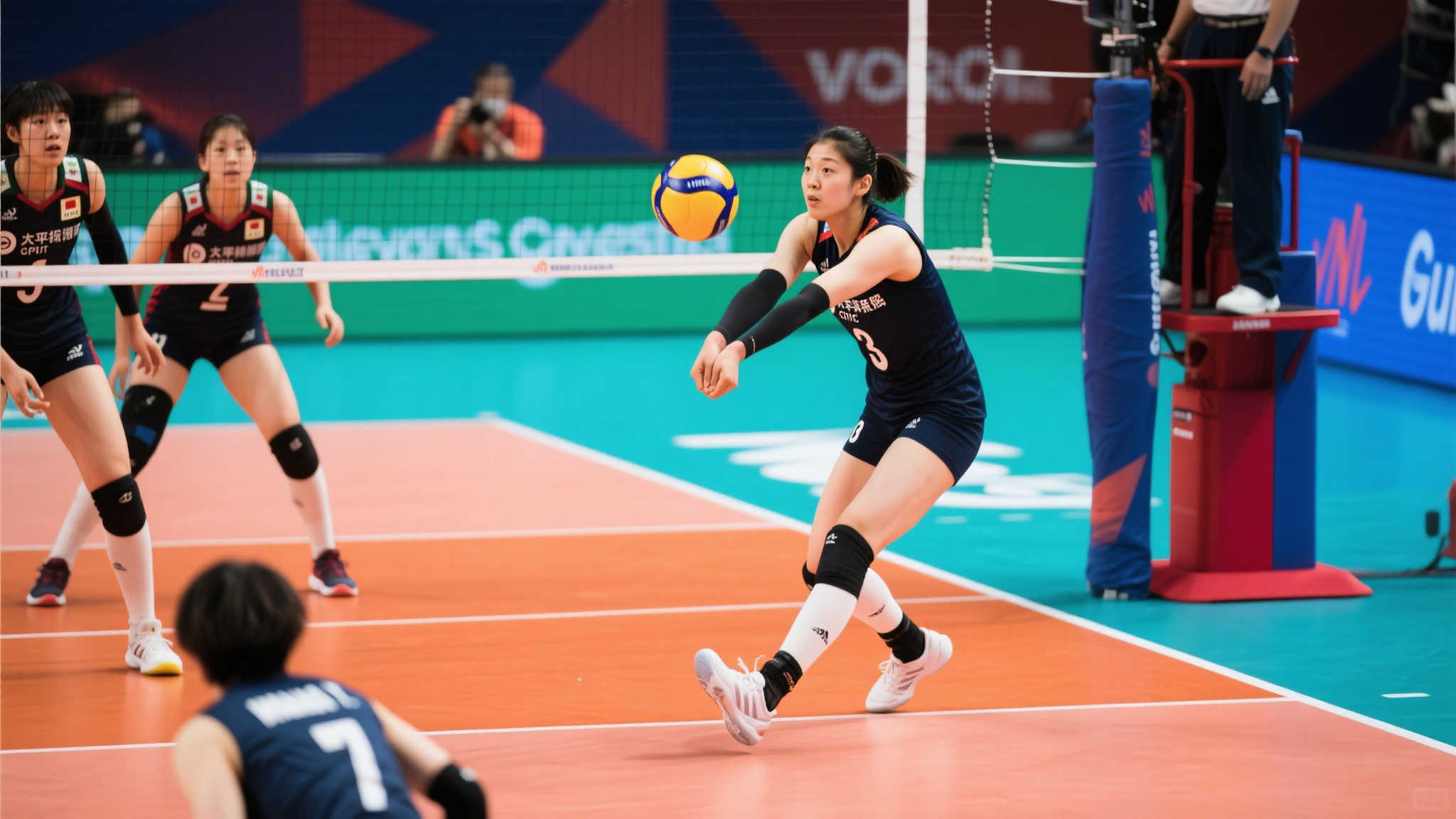 中国女排3:1力克日本,吴梦洁最后一球扣杀后意外受伤,愿平安无恙! 中国女排3:1力克日本,吴梦洁最后一球扣杀后意外受伤,愿平安无恙!